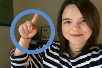 Kvinde tegner den blå ring. Historien bag Verdens diabetesdag