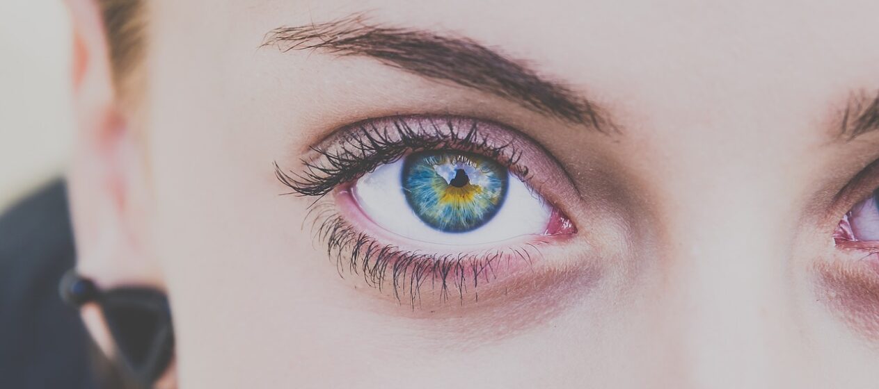 Øjne til kvinde. Forebygge øjenkomplikationer: Sådan passer du bedst på dine øjne