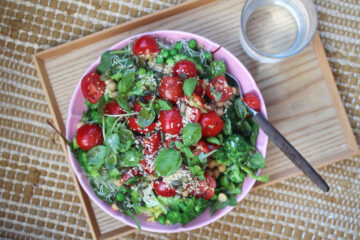 Grøn salat med ærter og broccoli