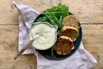 Tunburgerbøffer med sennepsdressing