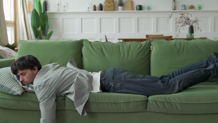 Hvordan lever man bedst med kronisk træthed?