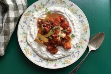 Fetacreme med bagte tomater